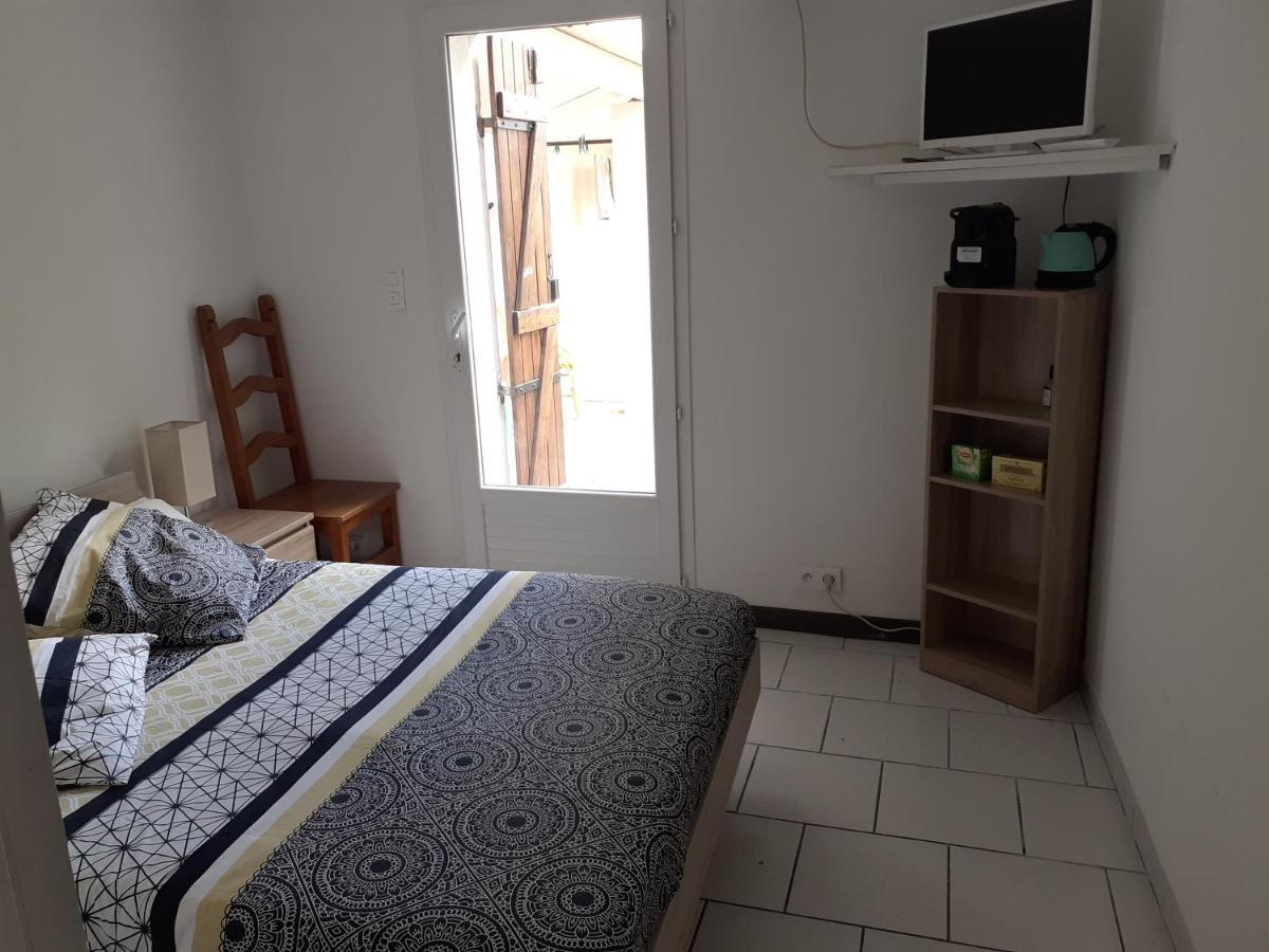 Chez Jeanfi Panzió Fronsac  Kültér fotó