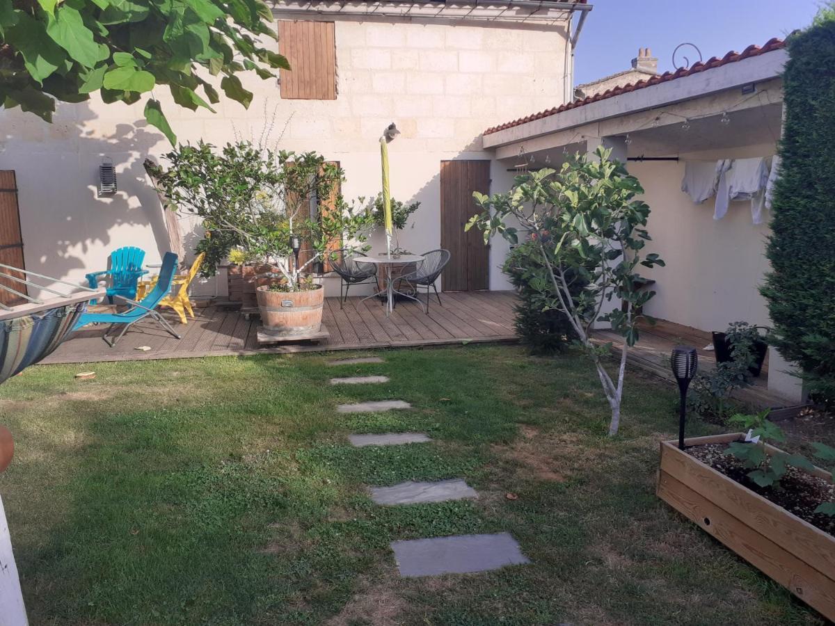 Chez Jeanfi Panzió Fronsac  Kültér fotó