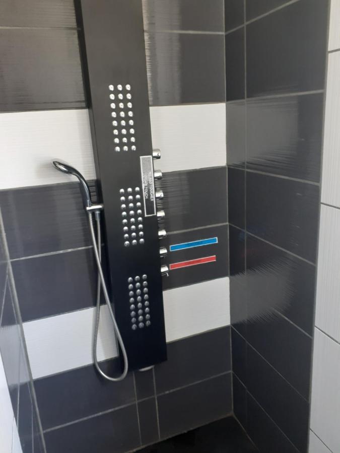 Chez Jeanfi Panzió Fronsac  Kültér fotó